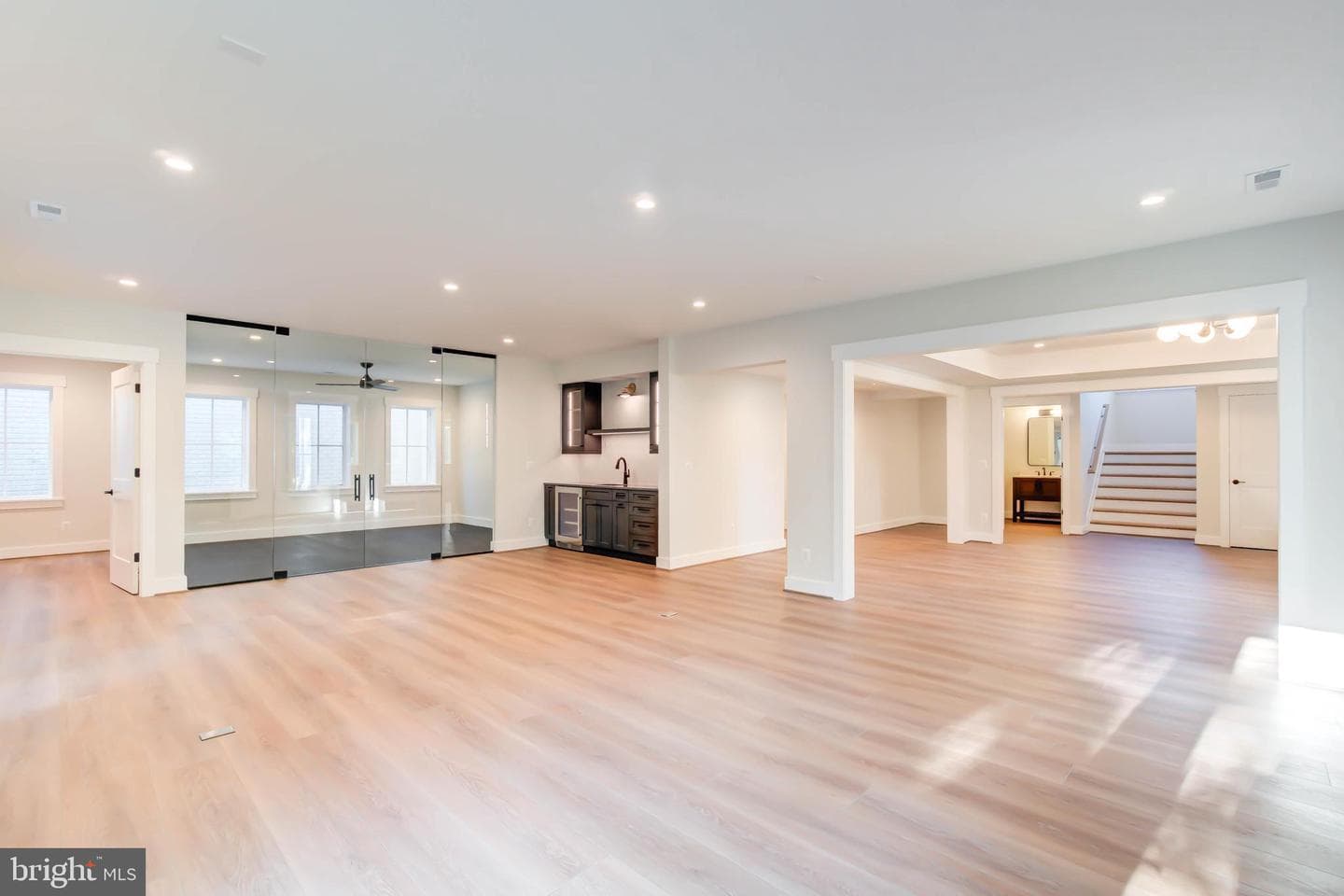 1806 Dumbarton Street photo 66