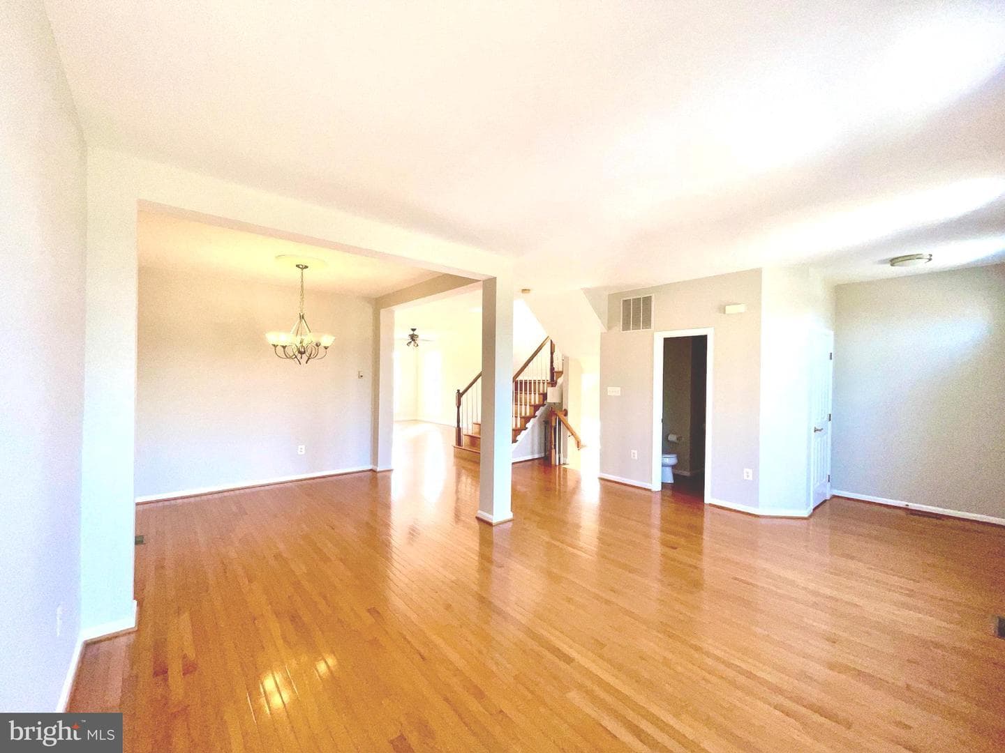 7323 Oldham Leeds Way photo 3