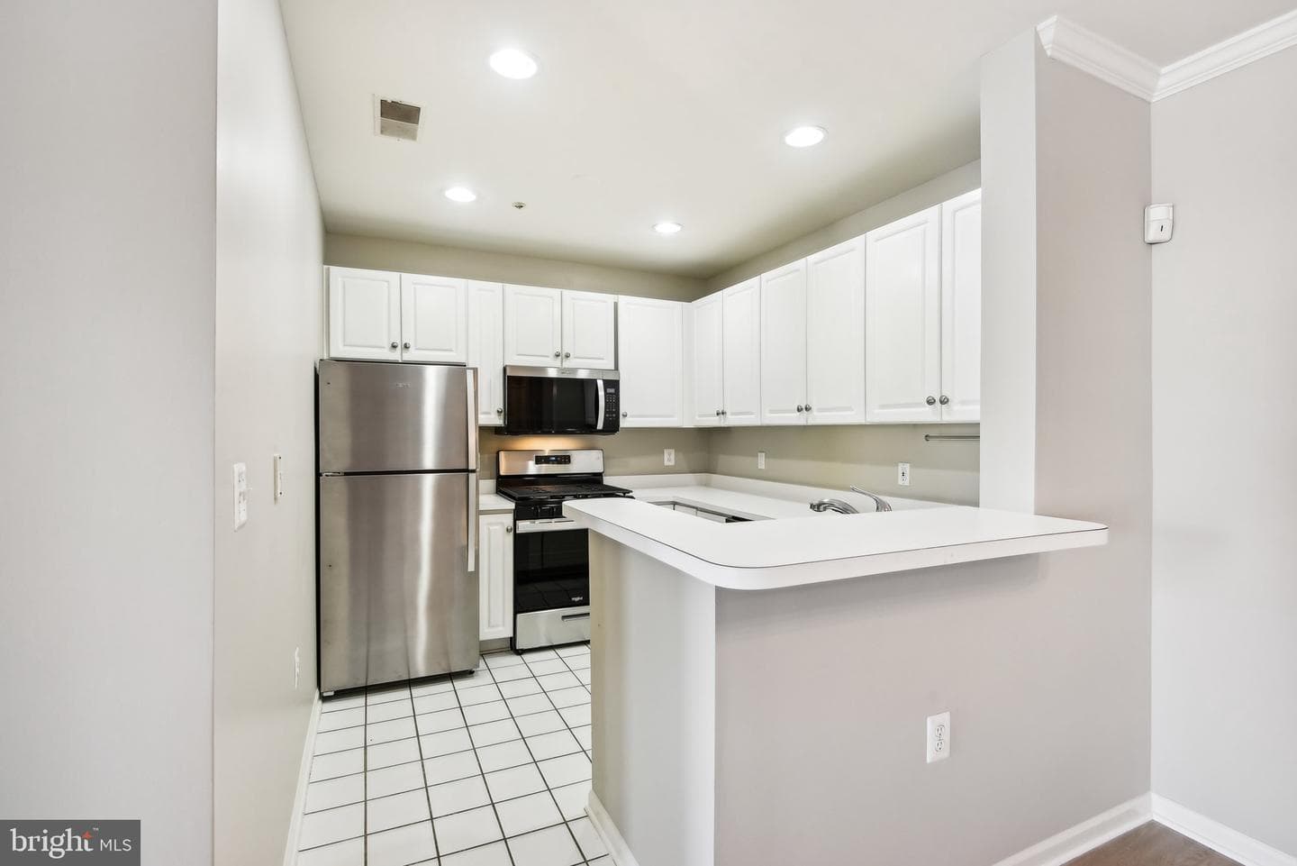 7011 Falls Reach Drive #406 photo 20