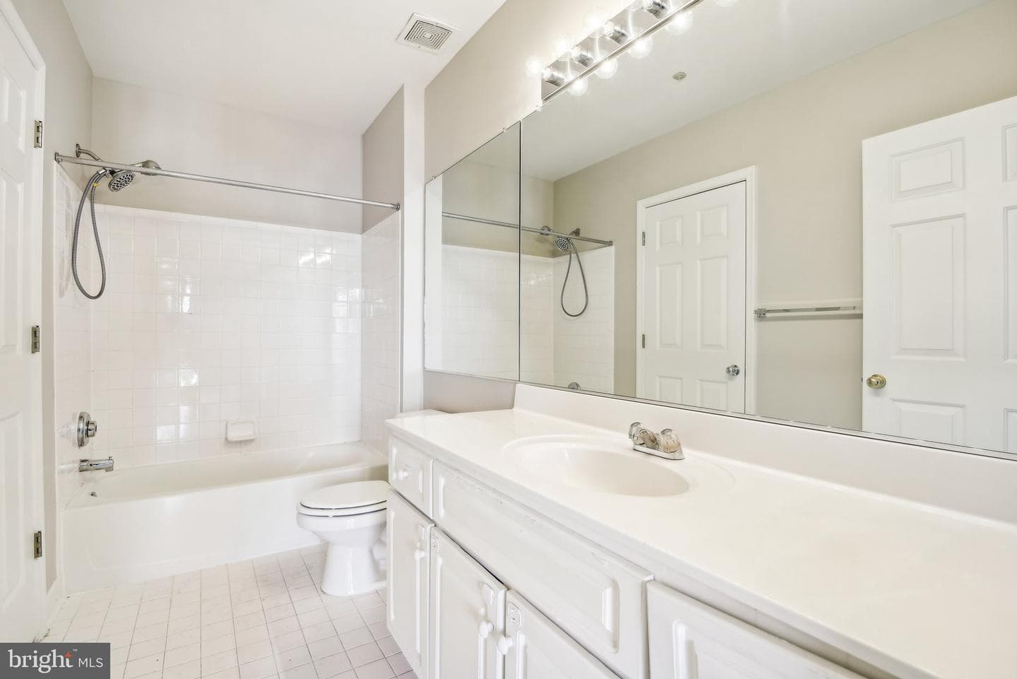 7011 Falls Reach Drive #406 photo 24