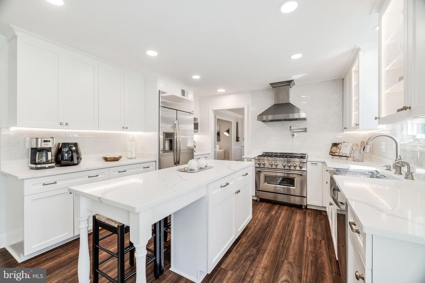 1035 Gelston Circle photo 8