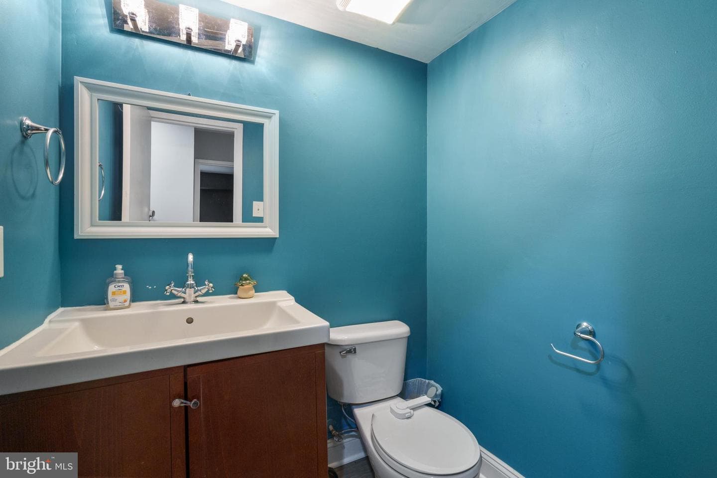 9708 Kingsbridge Drive #2 photo 17