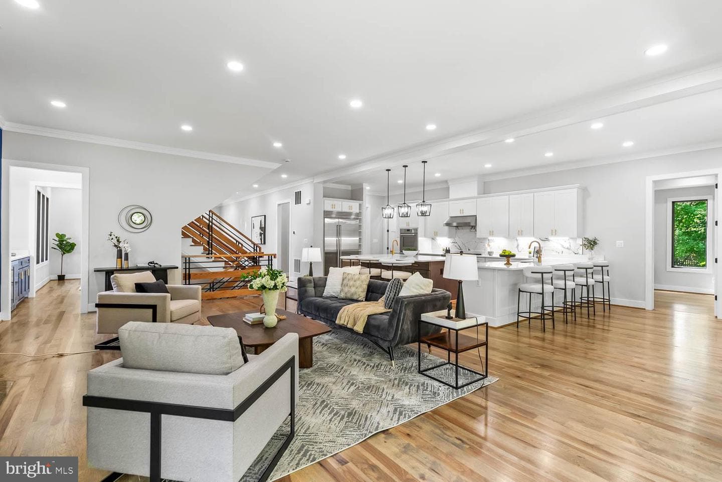 501 Yeonas Drive SW photo 16