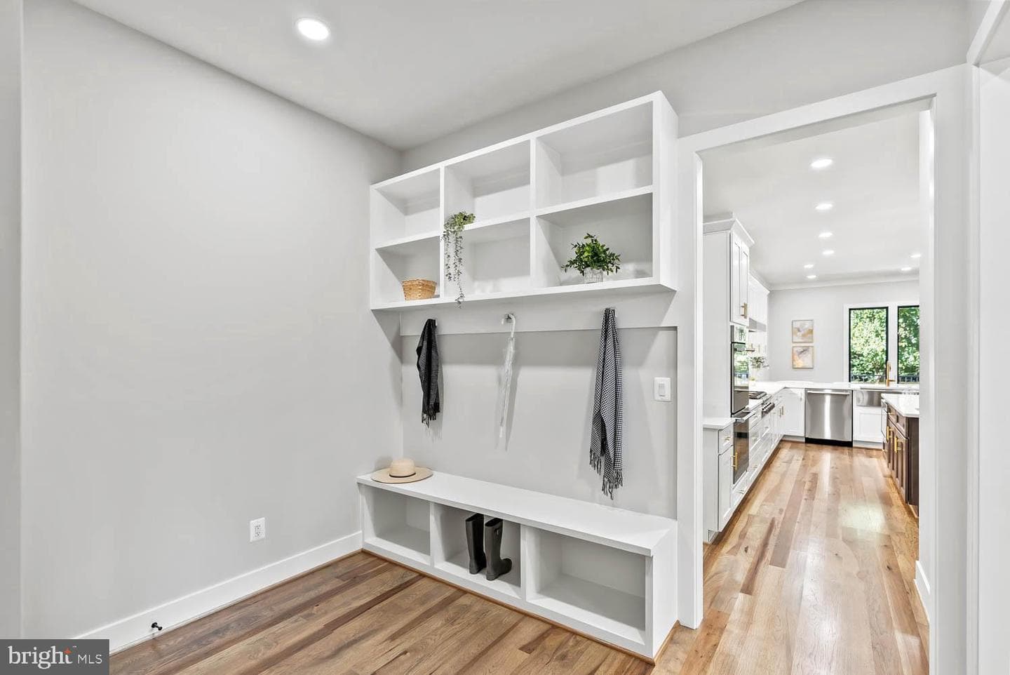 501 Yeonas Drive SW photo 25