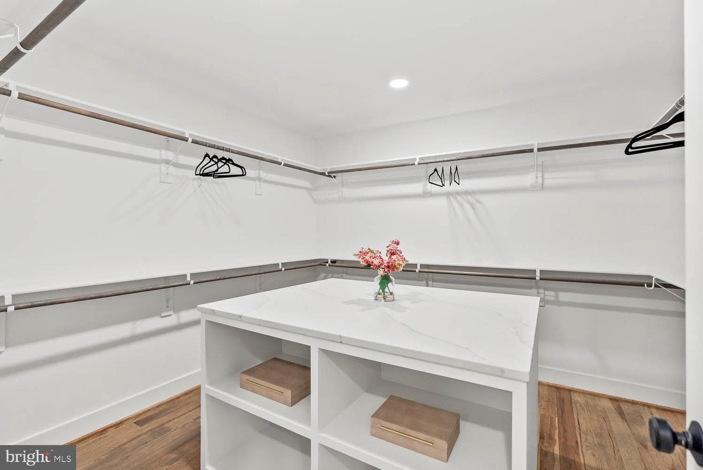 501 Yeonas Drive SW photo 38
