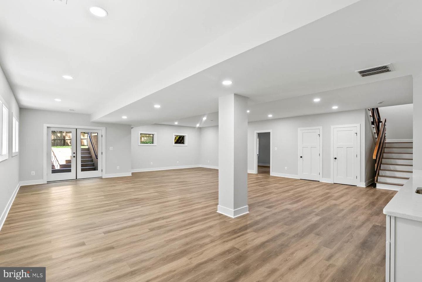 501 Yeonas Drive SW photo 66