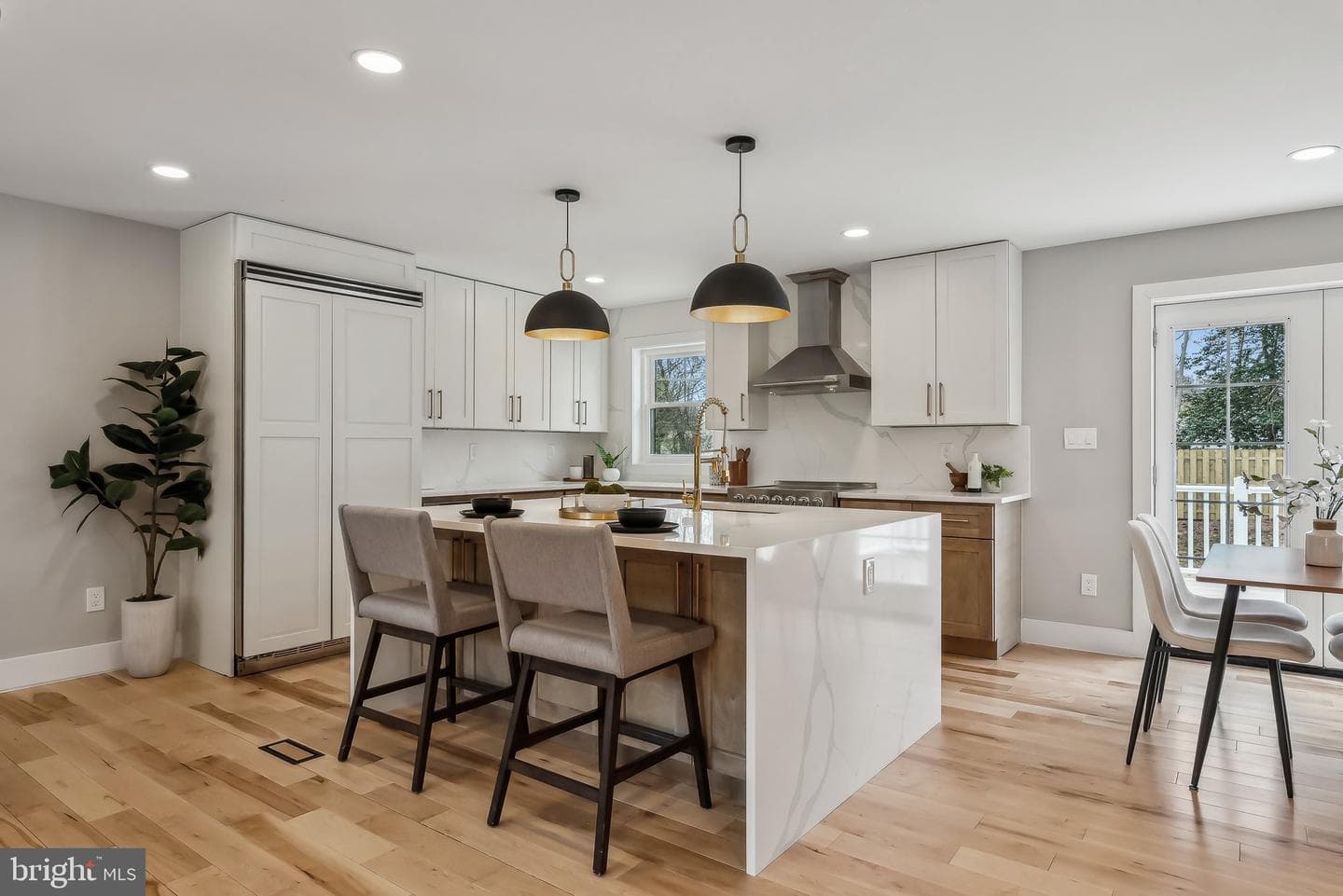 820 Walker Road photo 1