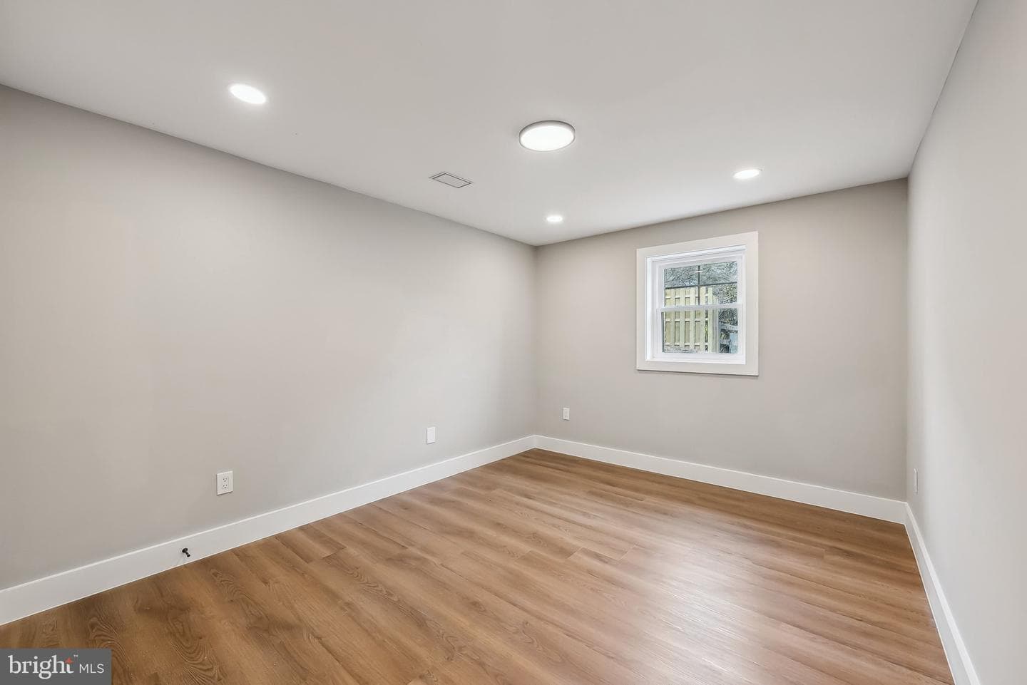 820 Walker Road photo 42