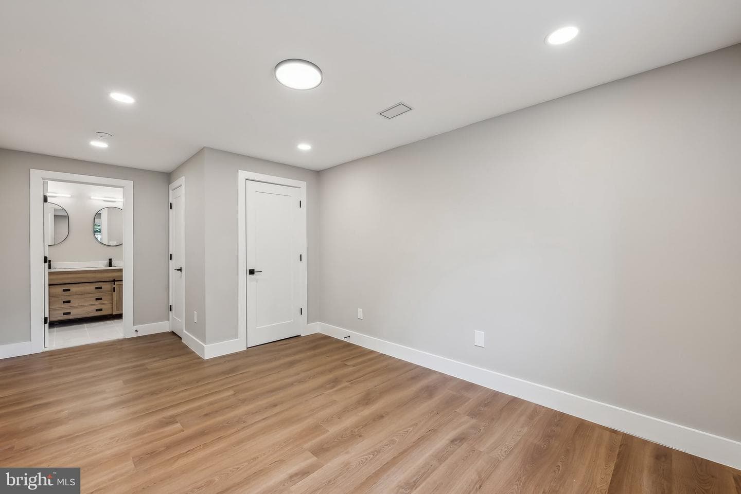 820 Walker Road photo 43