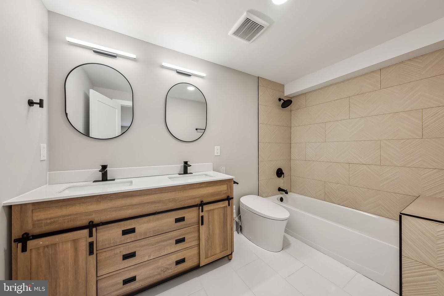820 Walker Road photo 44