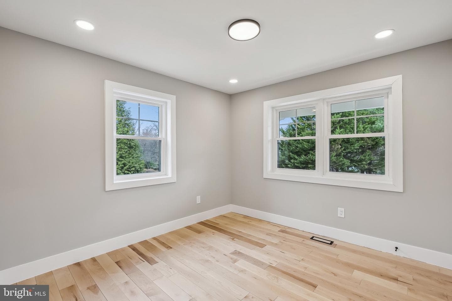 820 Walker Road photo 47