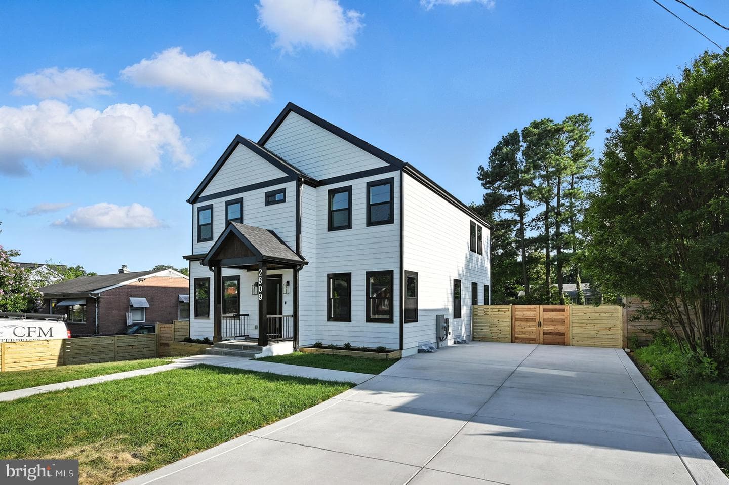 2809 Memorial Street photo 3