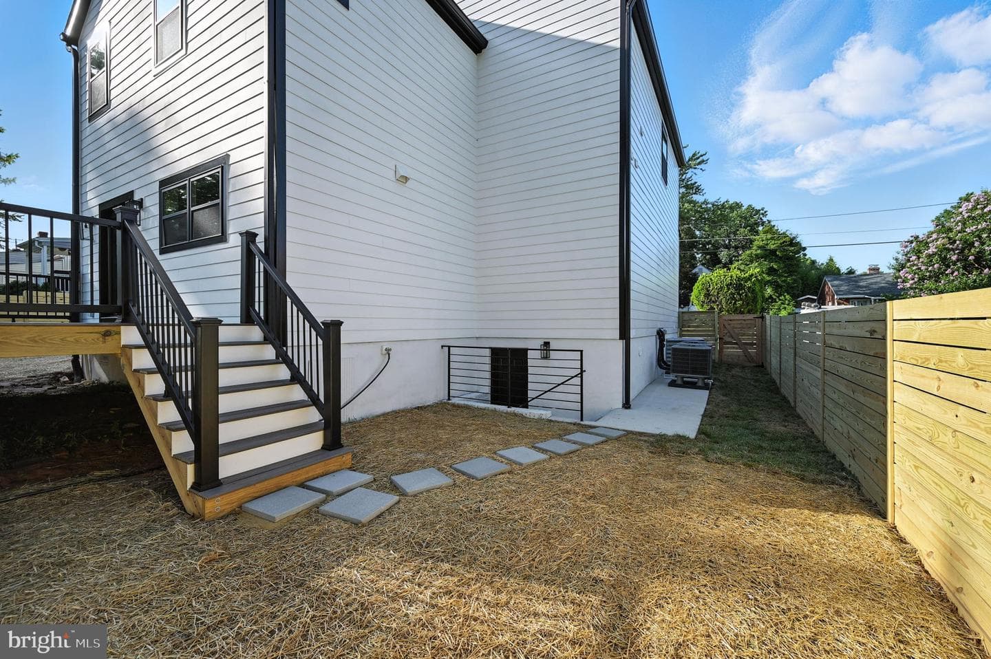 2809 Memorial Street photo 56