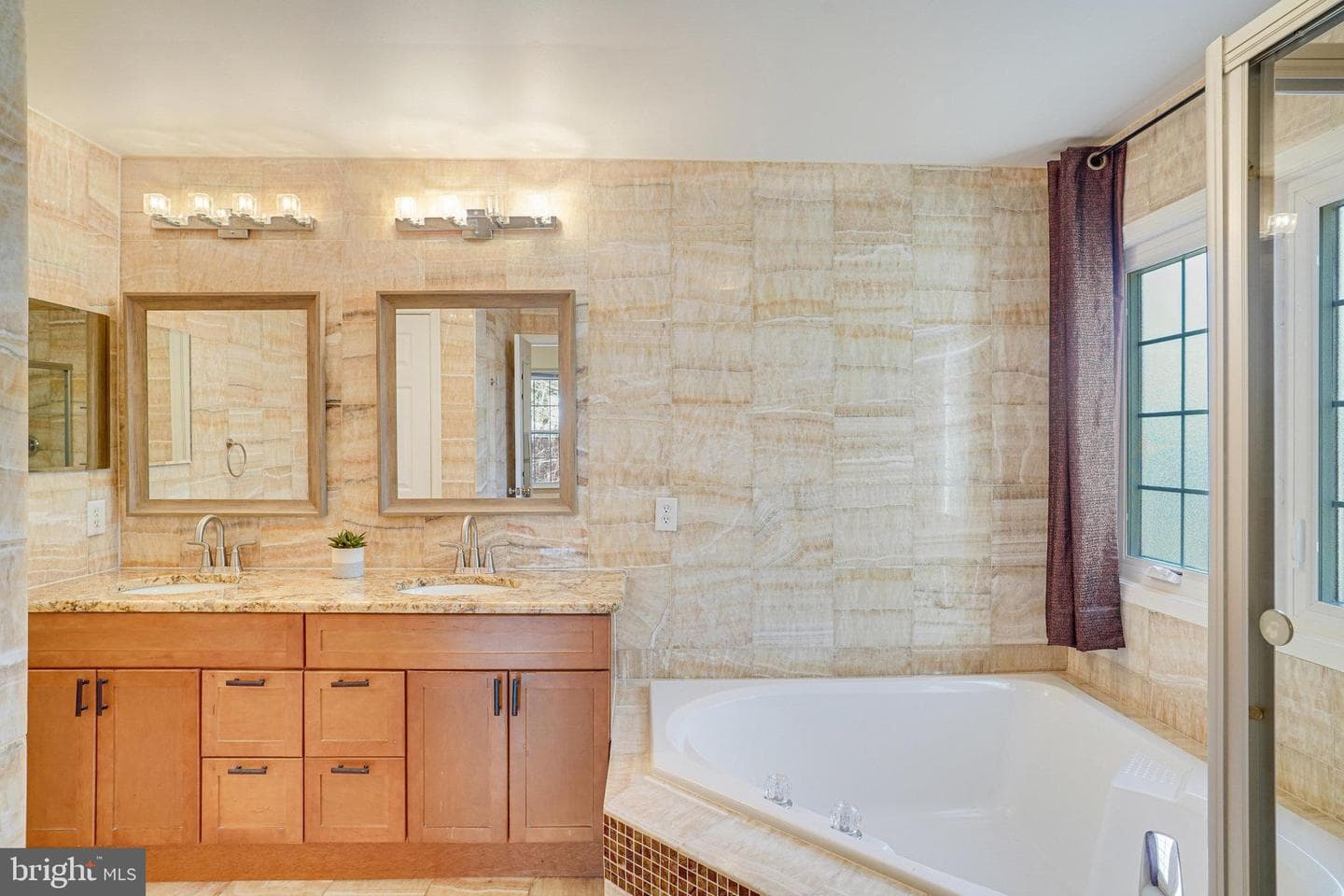 1506 Summerset Place photo 23