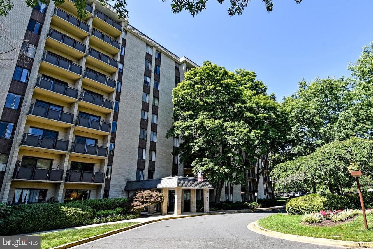 6001 Arlington Boulevard #406