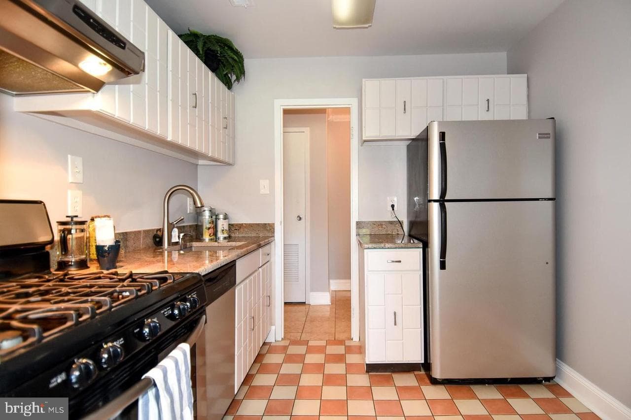 6001 Arlington Boulevard #406 photo 15