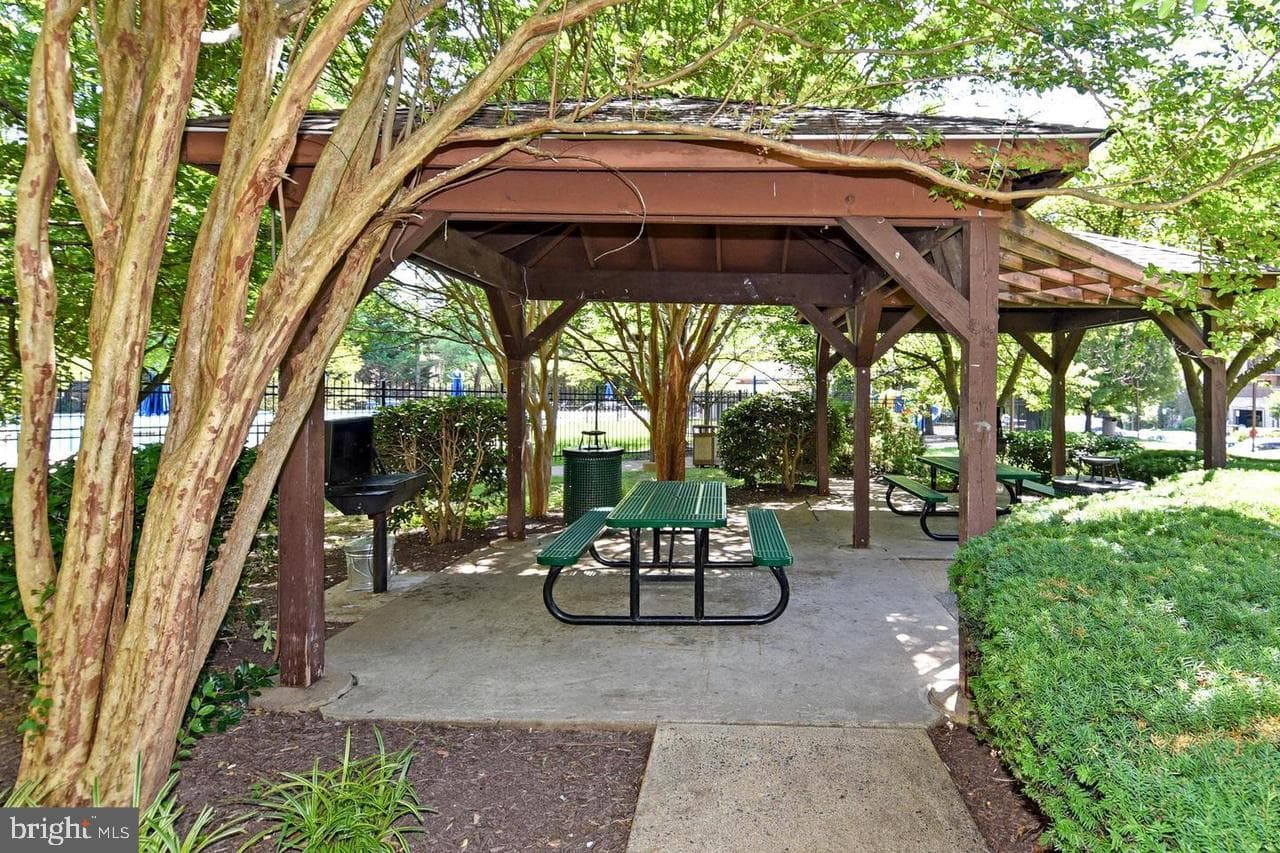 6001 Arlington Boulevard #406 photo 24