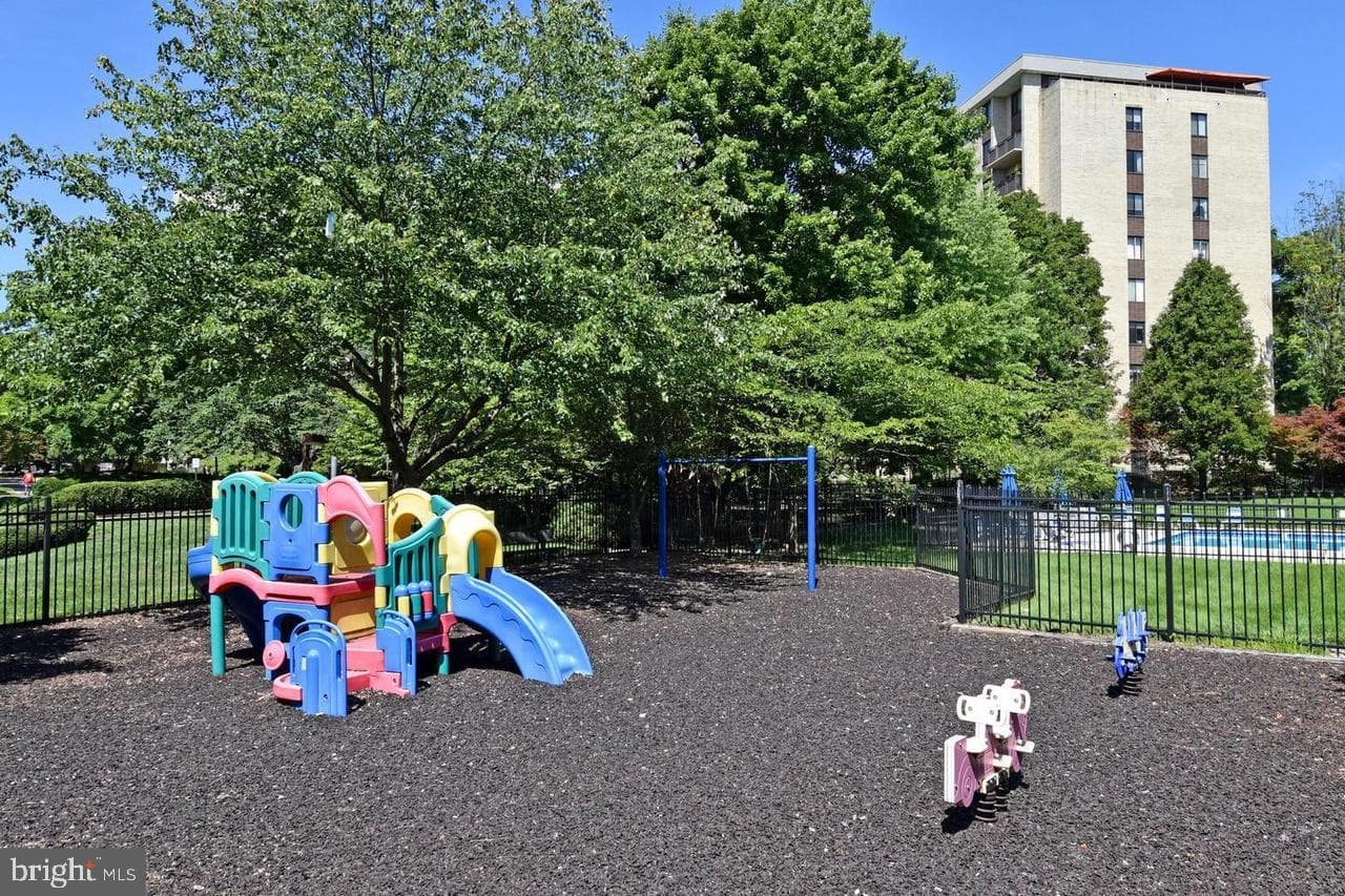 6001 Arlington Boulevard #406 photo 26