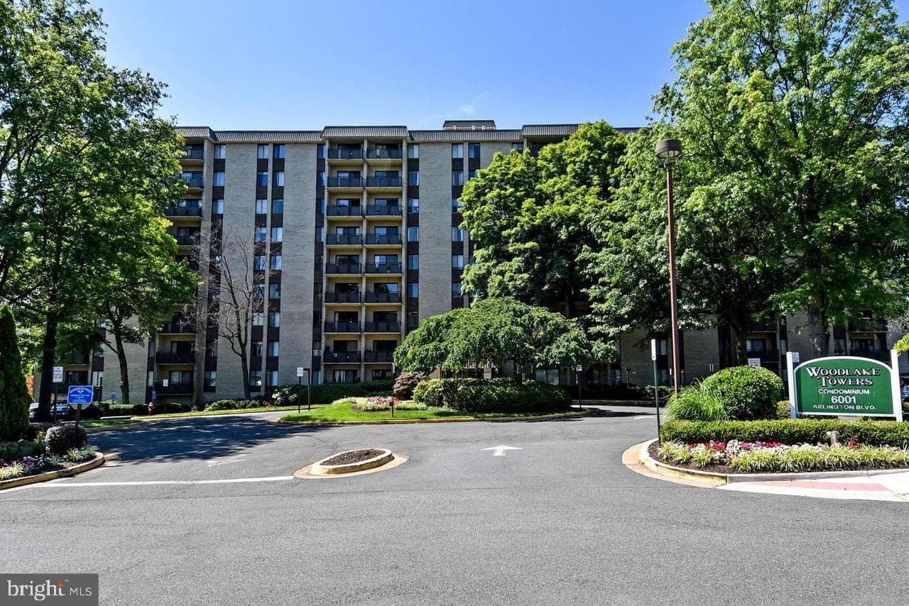 6001 Arlington Boulevard #406 photo 3