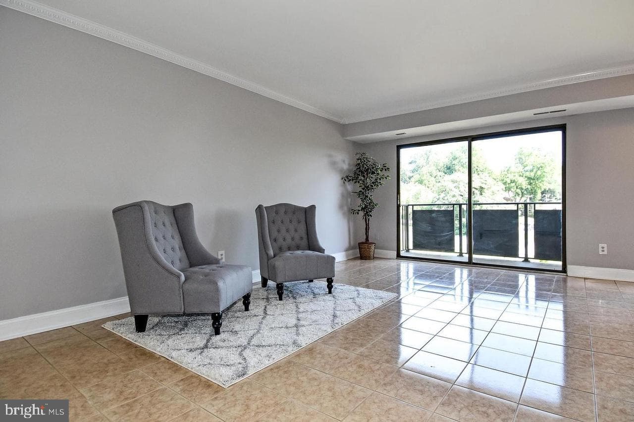 6001 Arlington Boulevard #406 photo 7