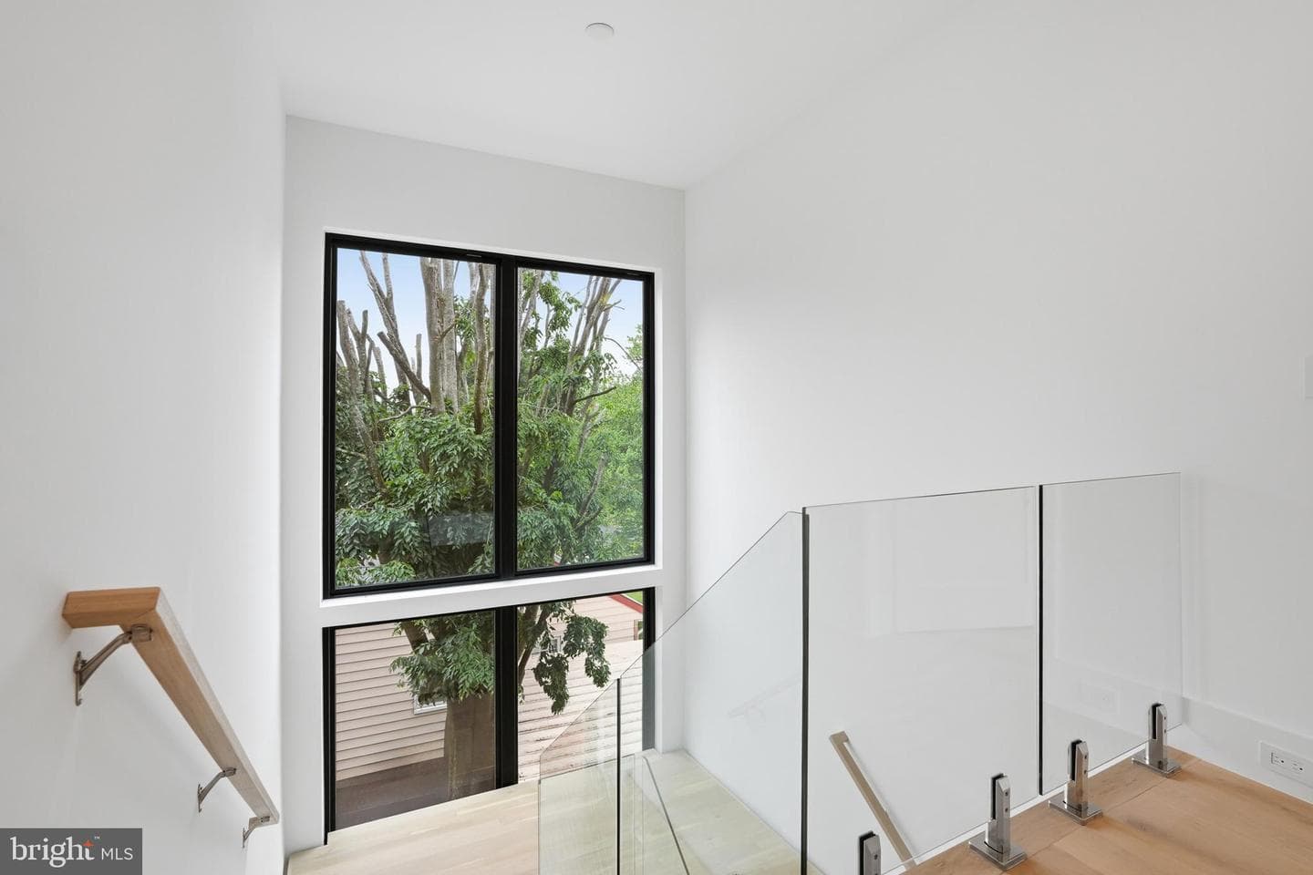 1747 Gilson Street photo 81