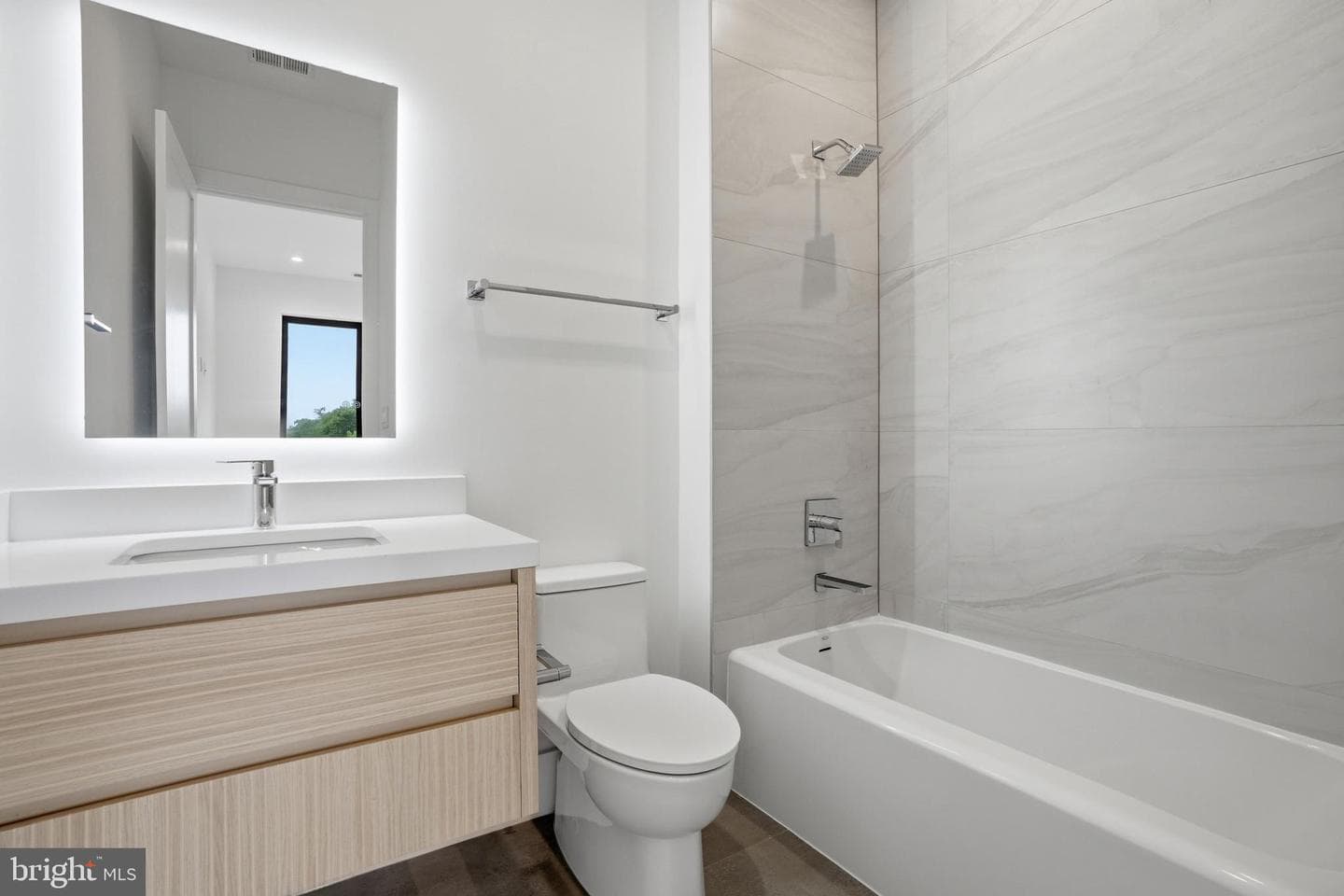 1747 Gilson Street photo 84