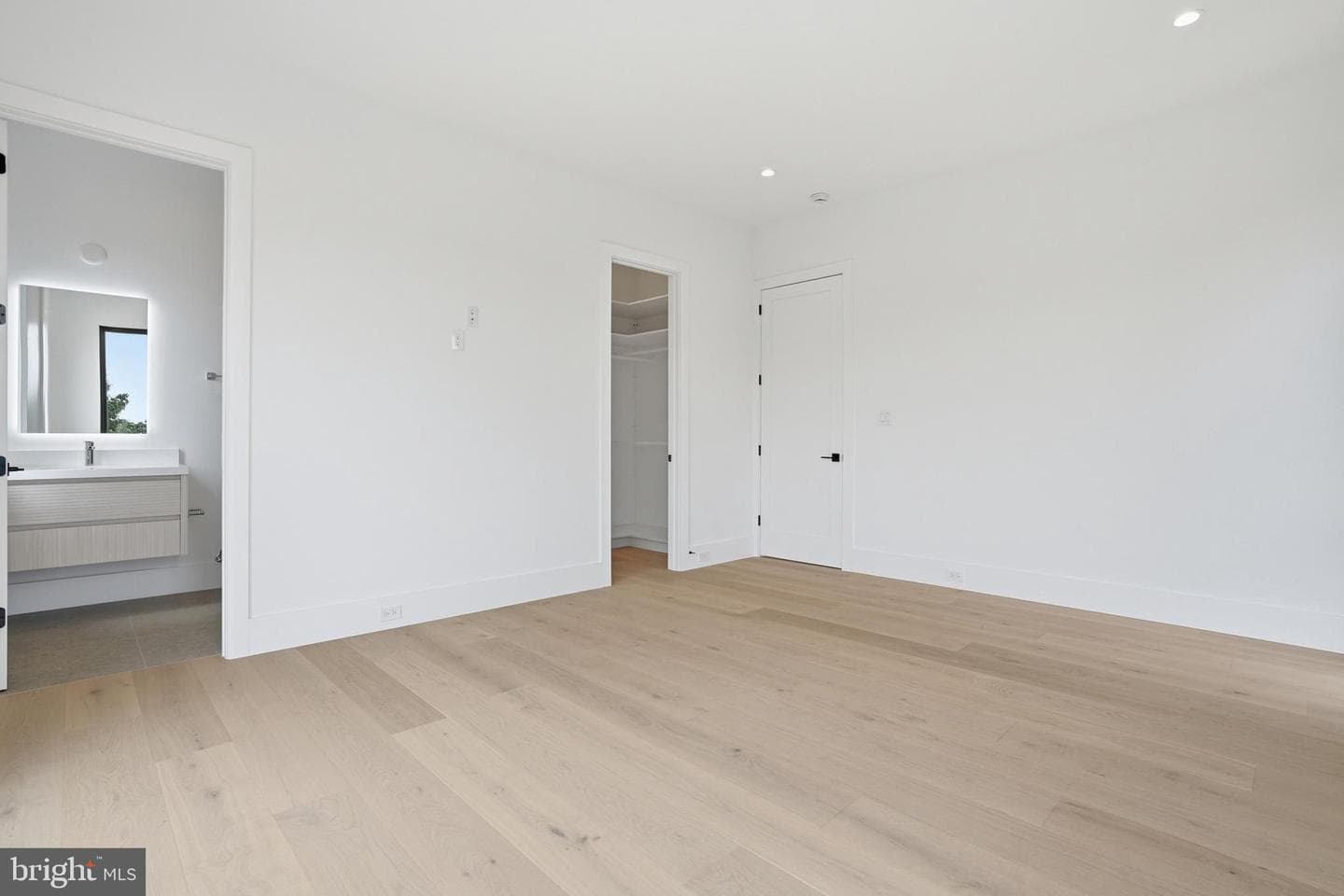 1747 Gilson Street photo 86