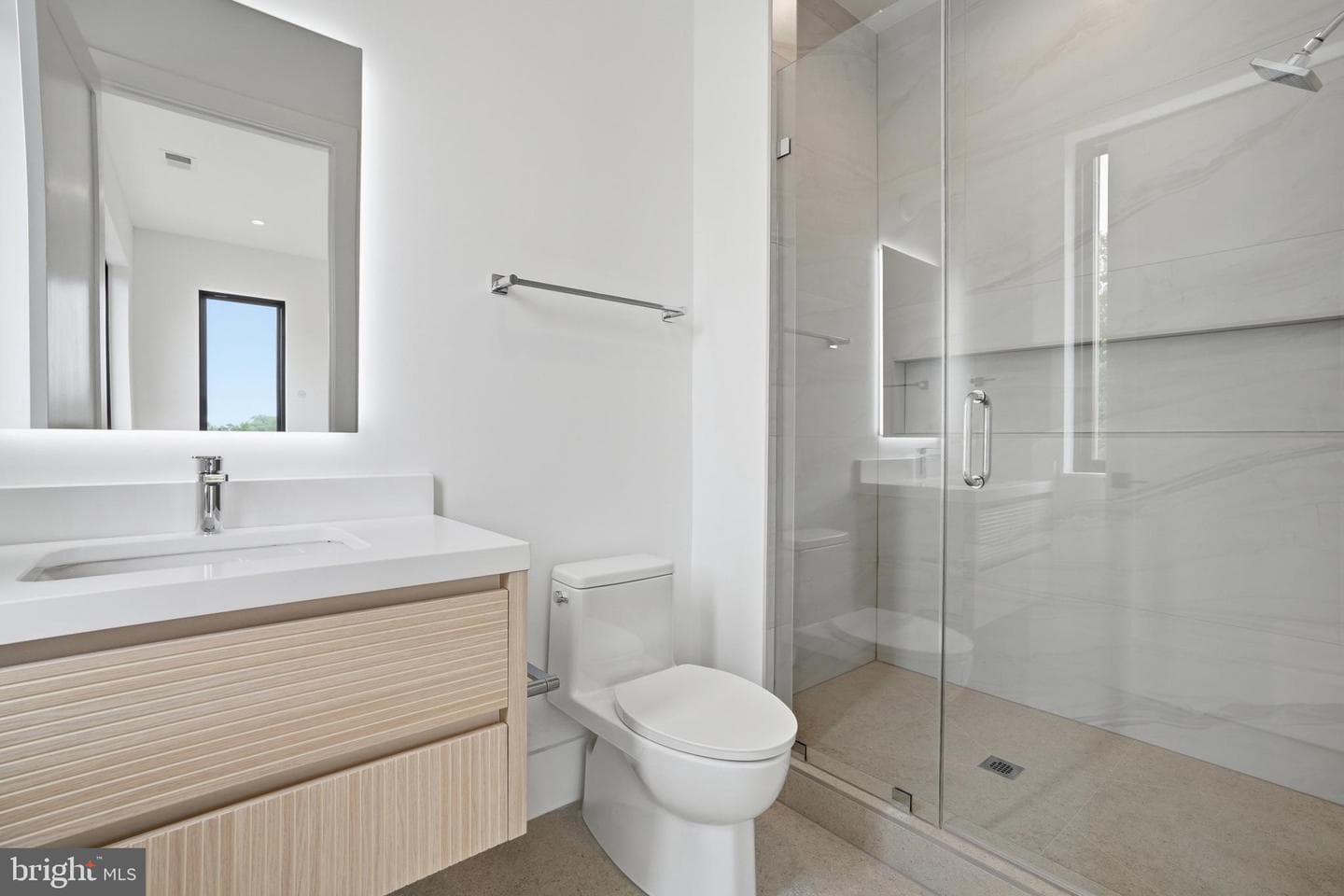 1747 Gilson Street photo 87
