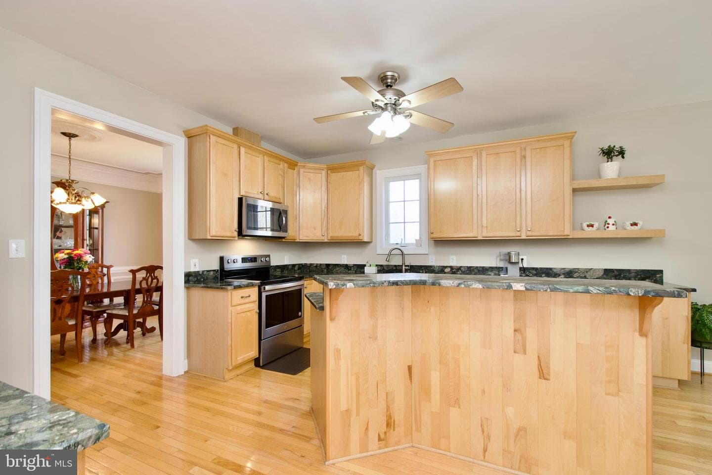 8972 Hooes Road photo 15