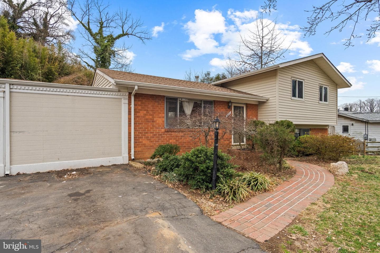 5005 Killebrew Drive photo 2