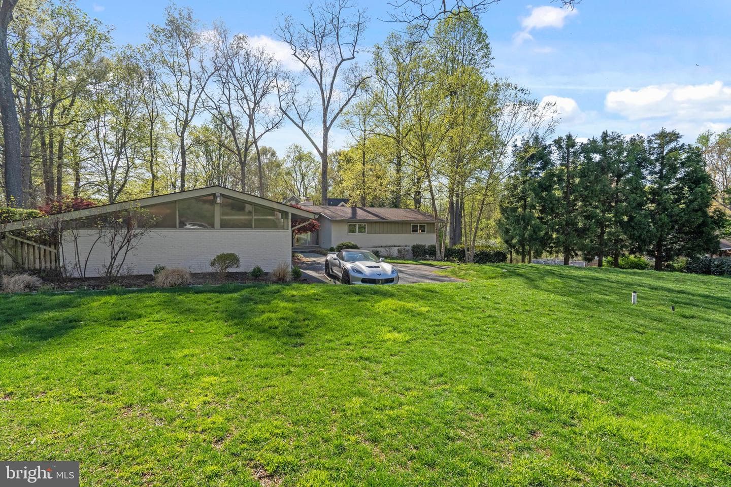 1436 Laburnum Street photo 3