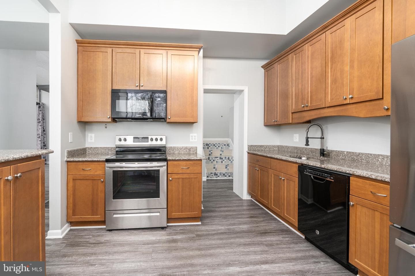 11557 Rolling Green Court #100-A photo 5