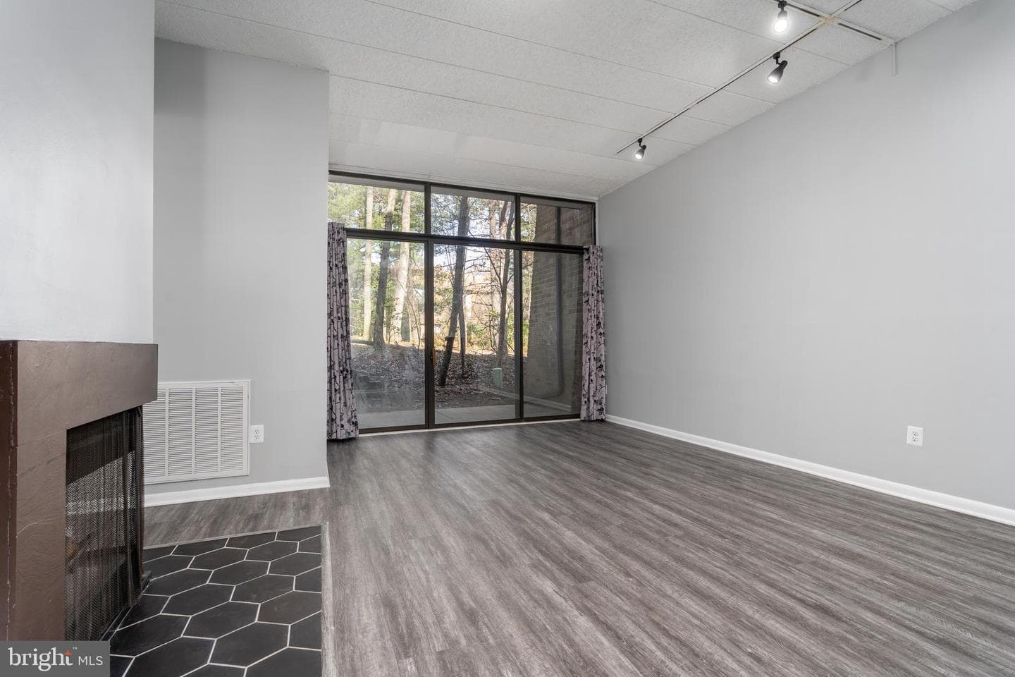 11557 Rolling Green Court #100-A photo 8