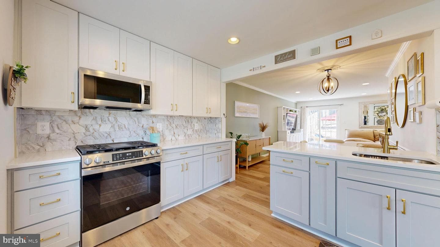 10016 Park Woods Lane photo 2