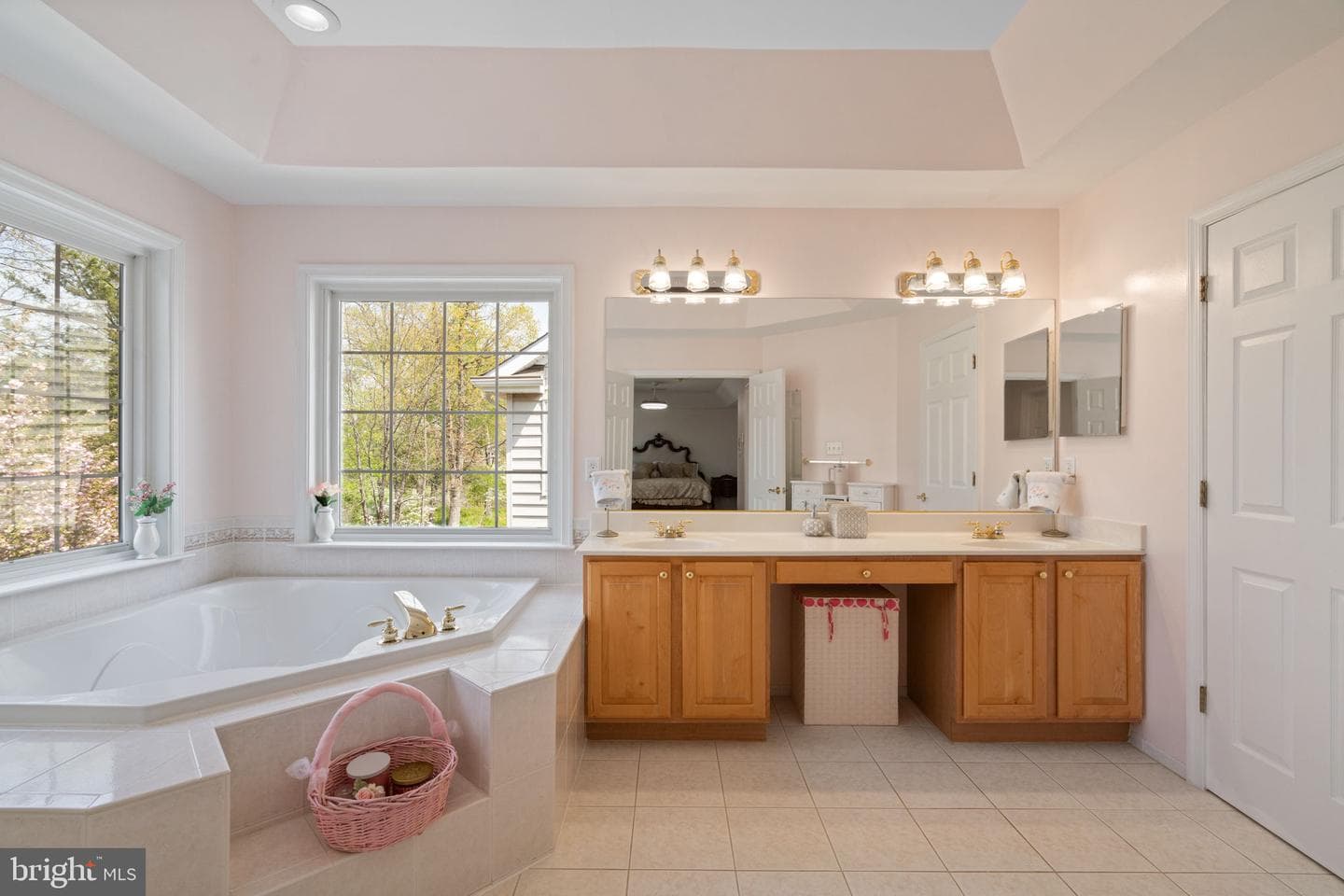 3824 Highland Oaks Drive photo 19