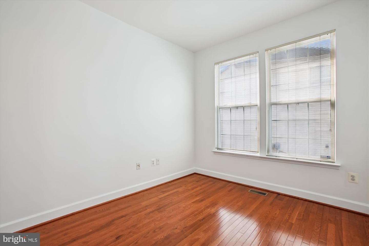 8429 Ambrose Court photo 20