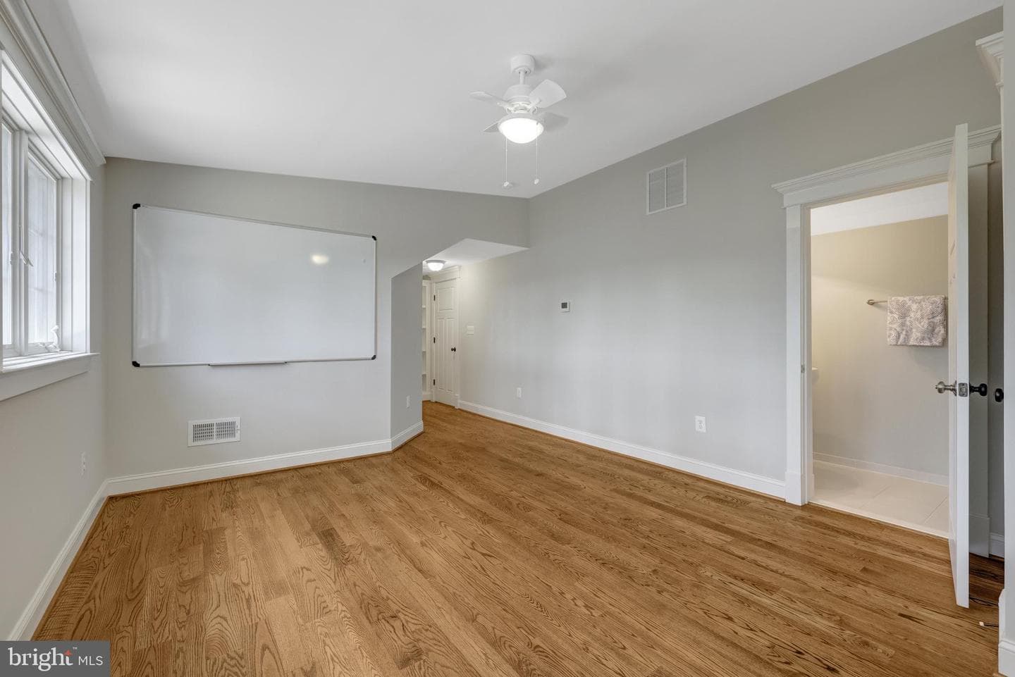 309 Charles Street SE photo 60