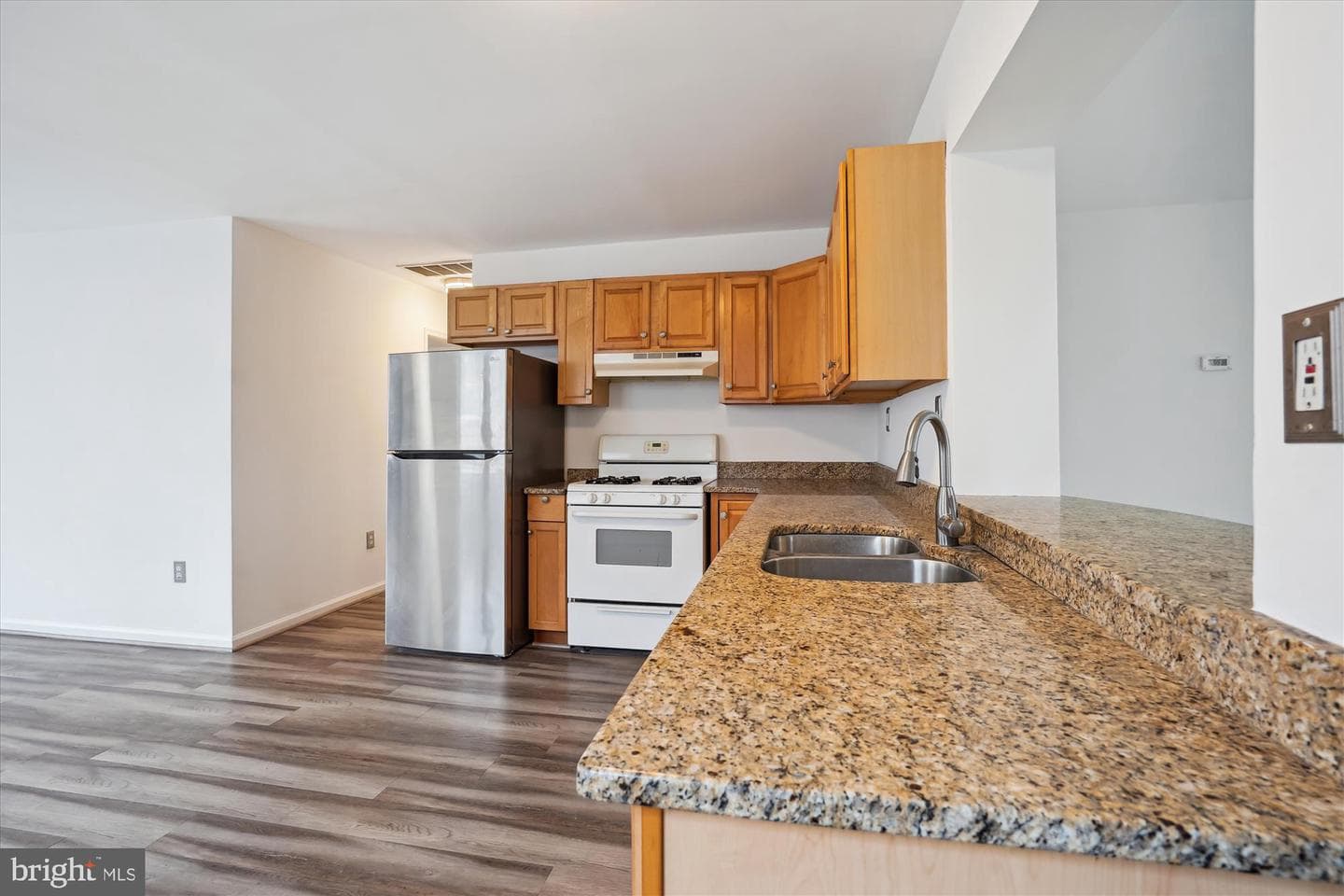 6340 Dogwood Place photo 9