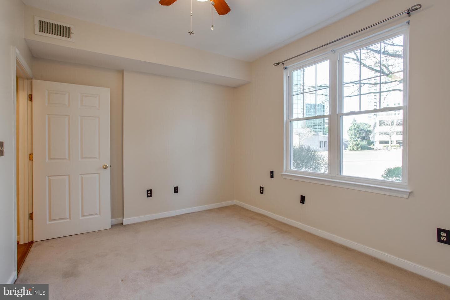 1625 International Drive #116 photo 22