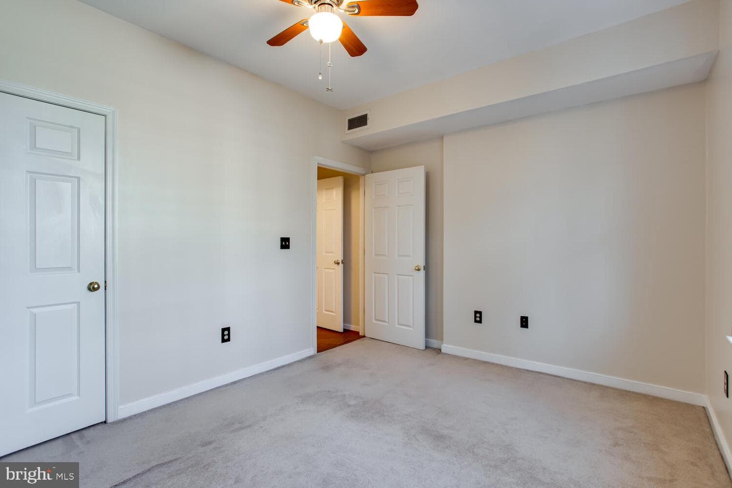 1625 International Drive #116 photo 23