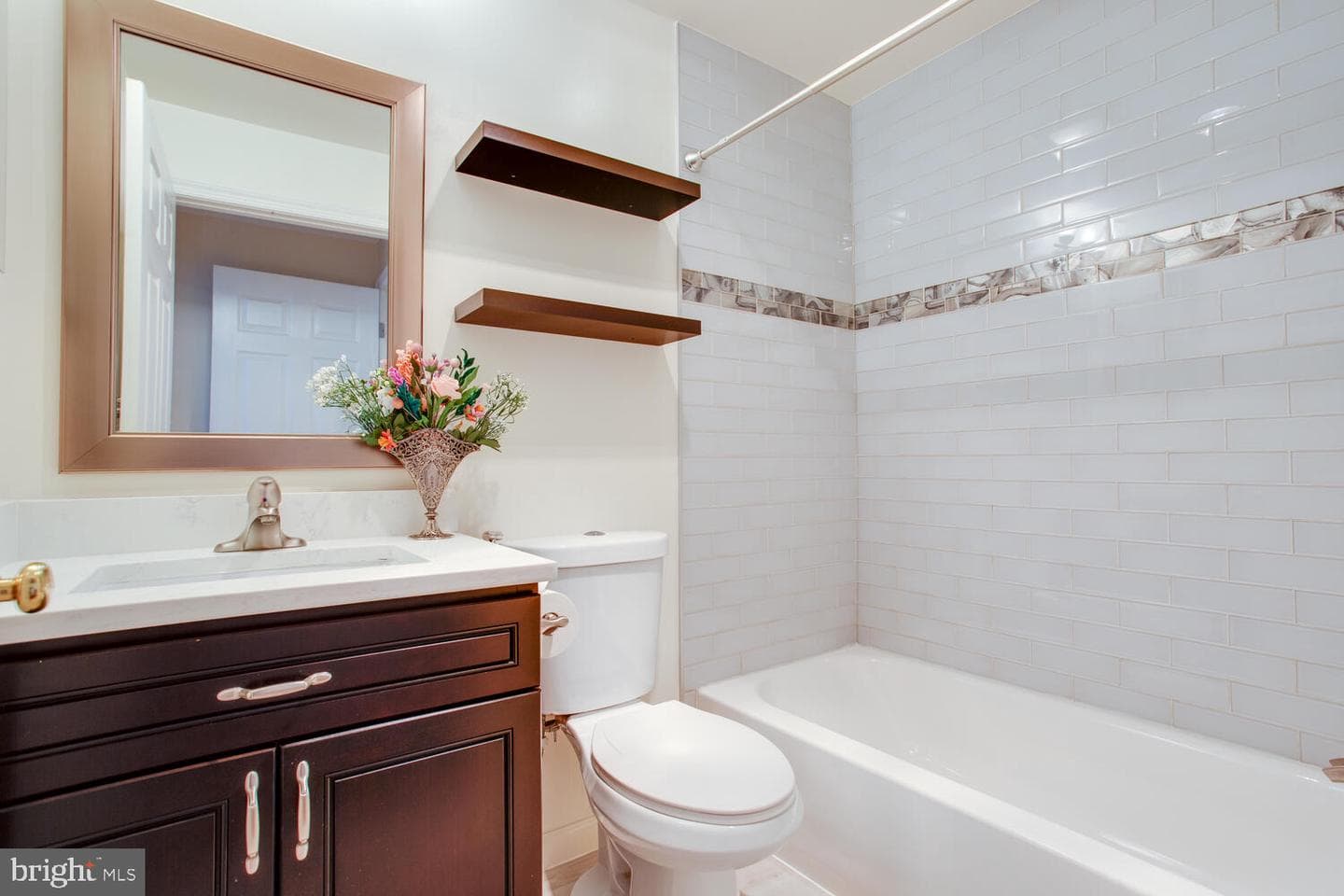 1625 International Drive #116 photo 26