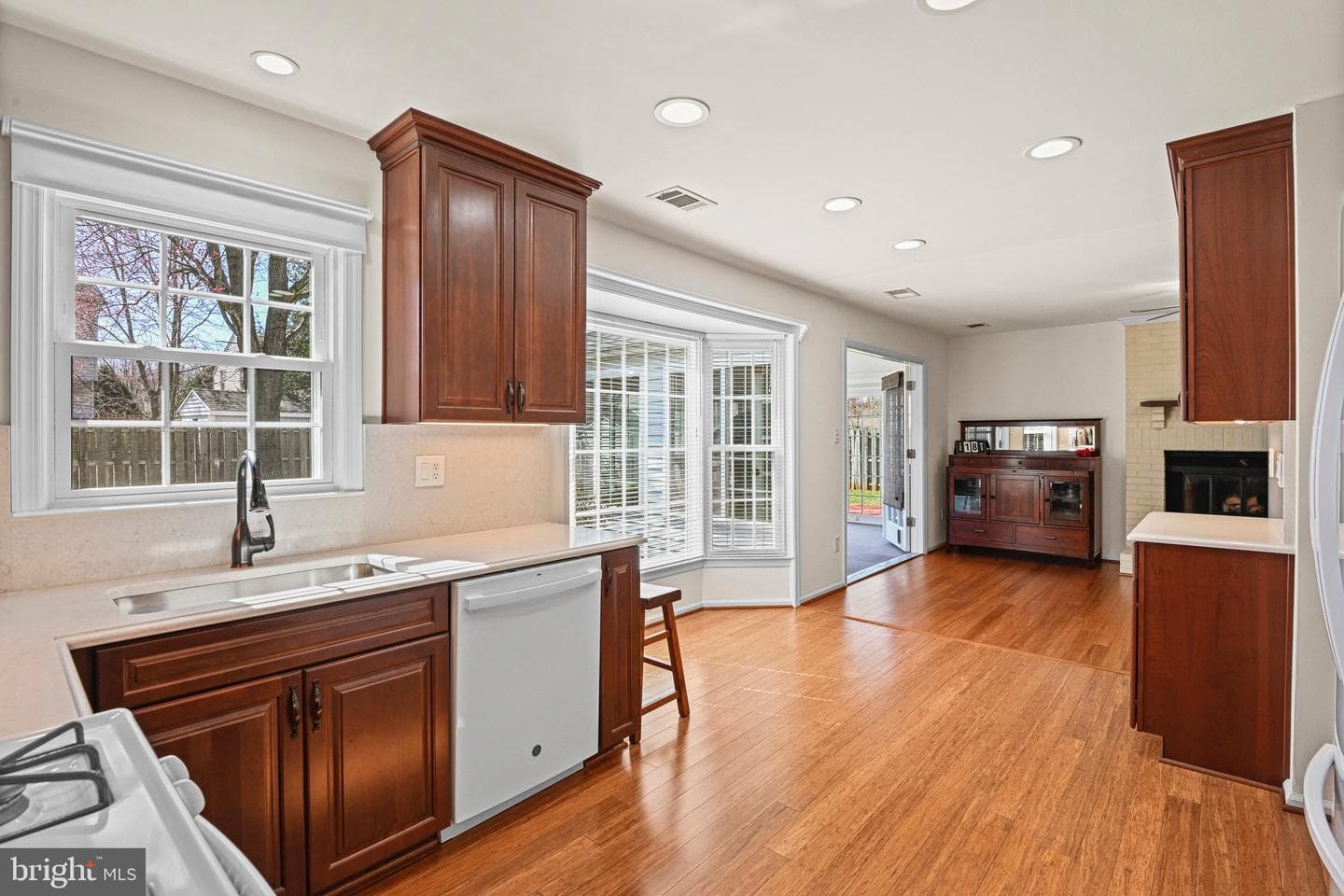 14527 William Carr Lane photo 9