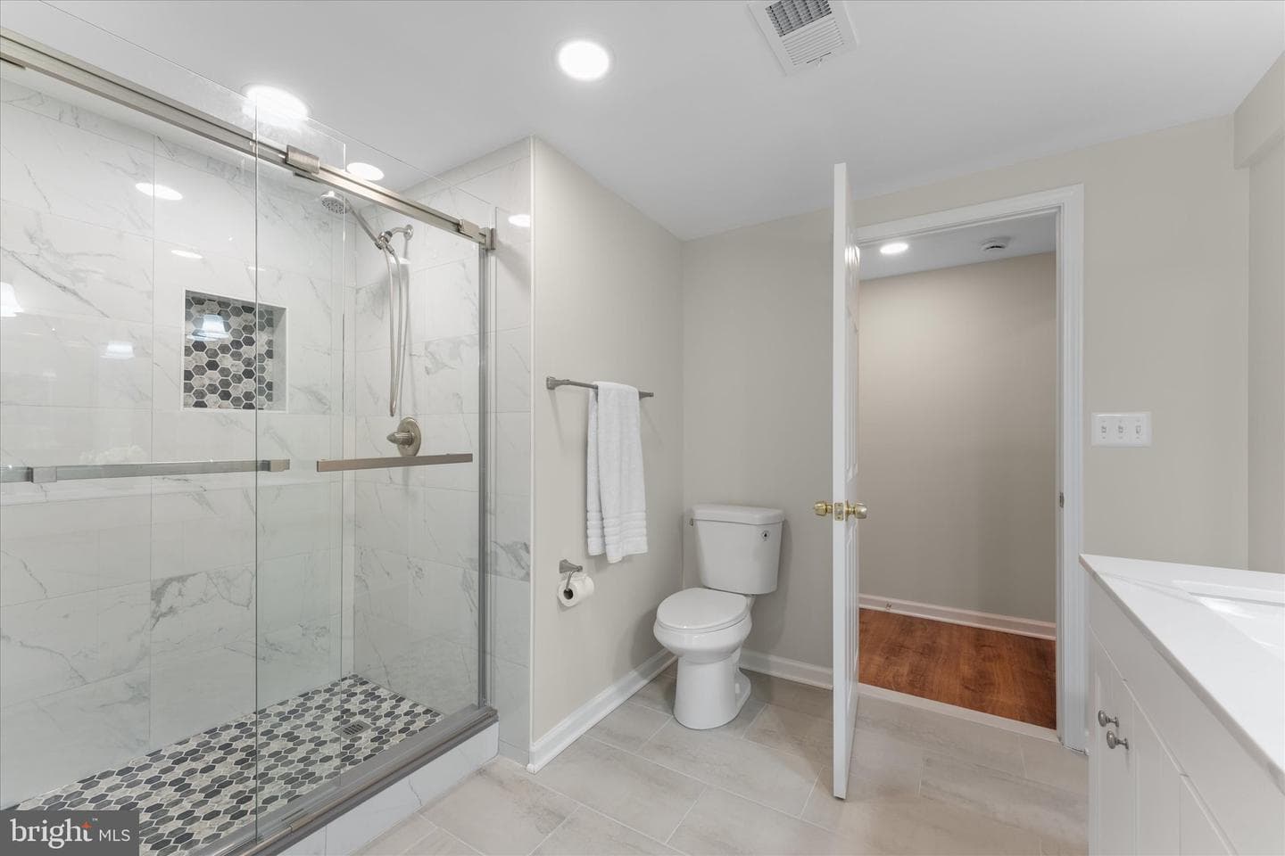2741 Woodley Place photo 16