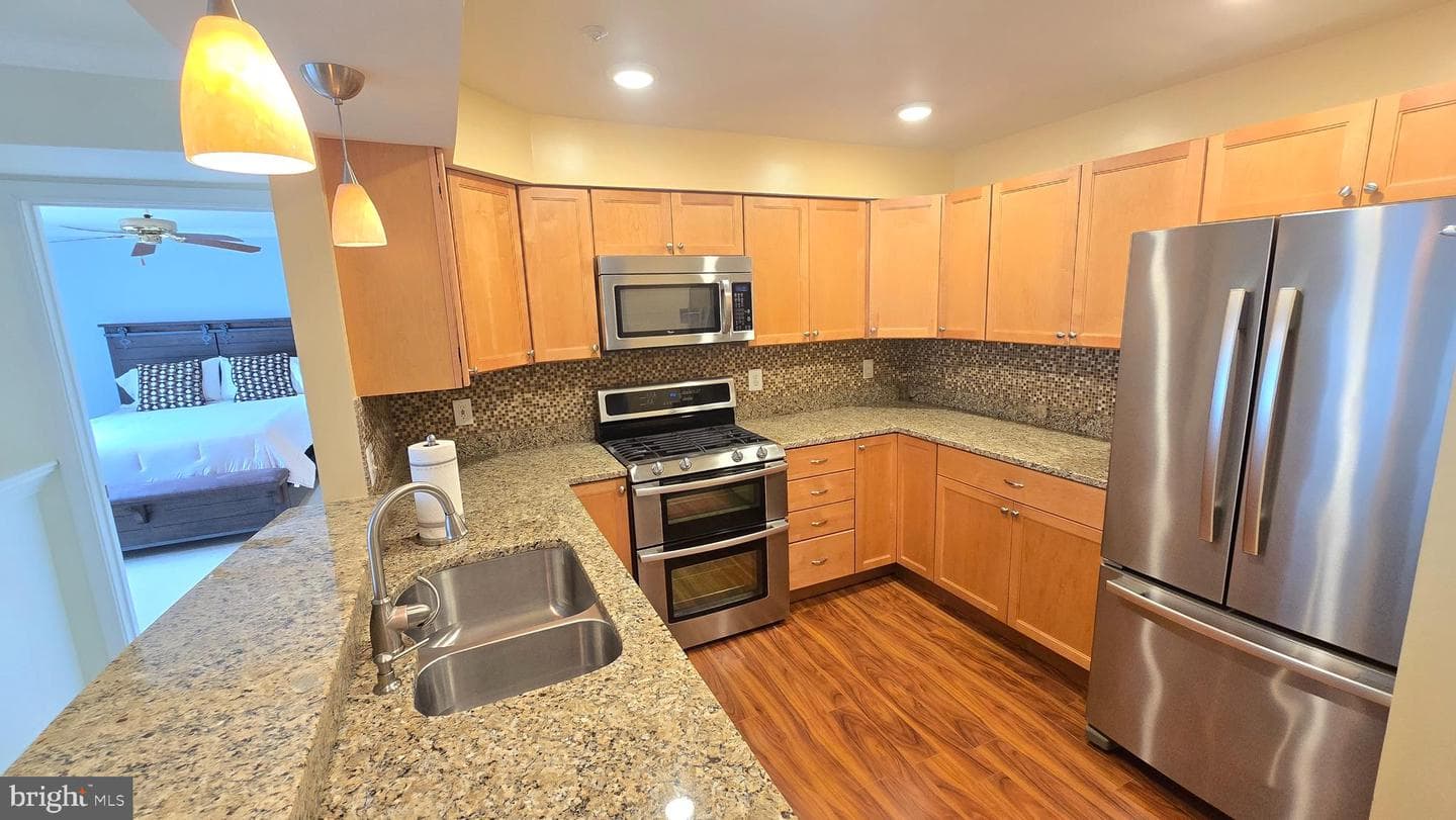 6601 Thackwell Way #3j photo 10