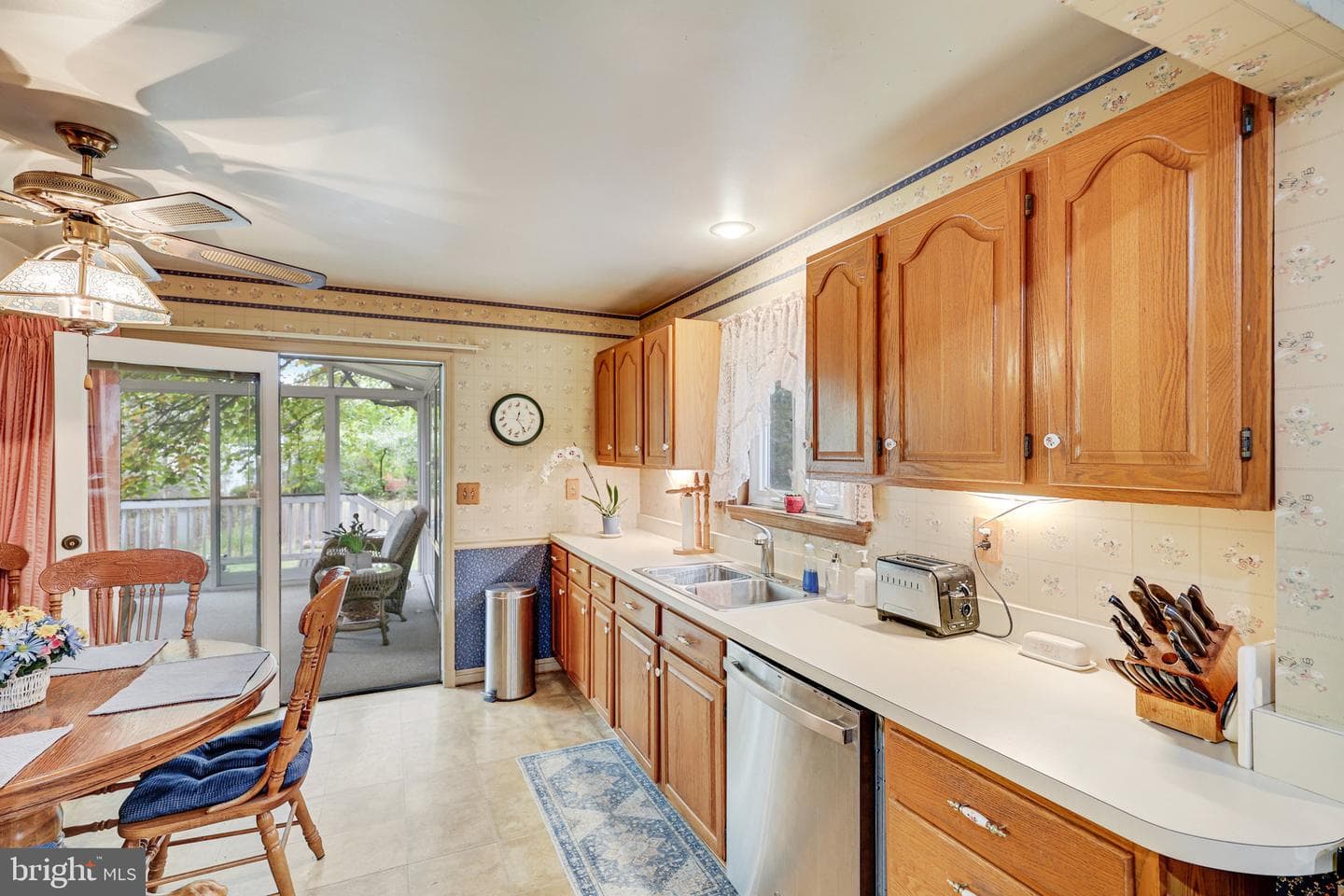 2805 Woodlawn Avenue photo 8