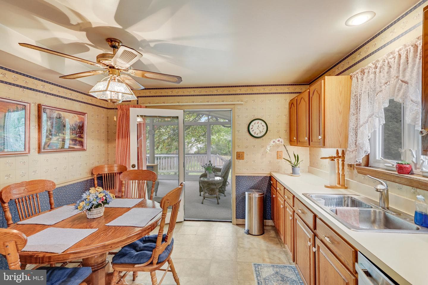 2805 Woodlawn Avenue photo 9
