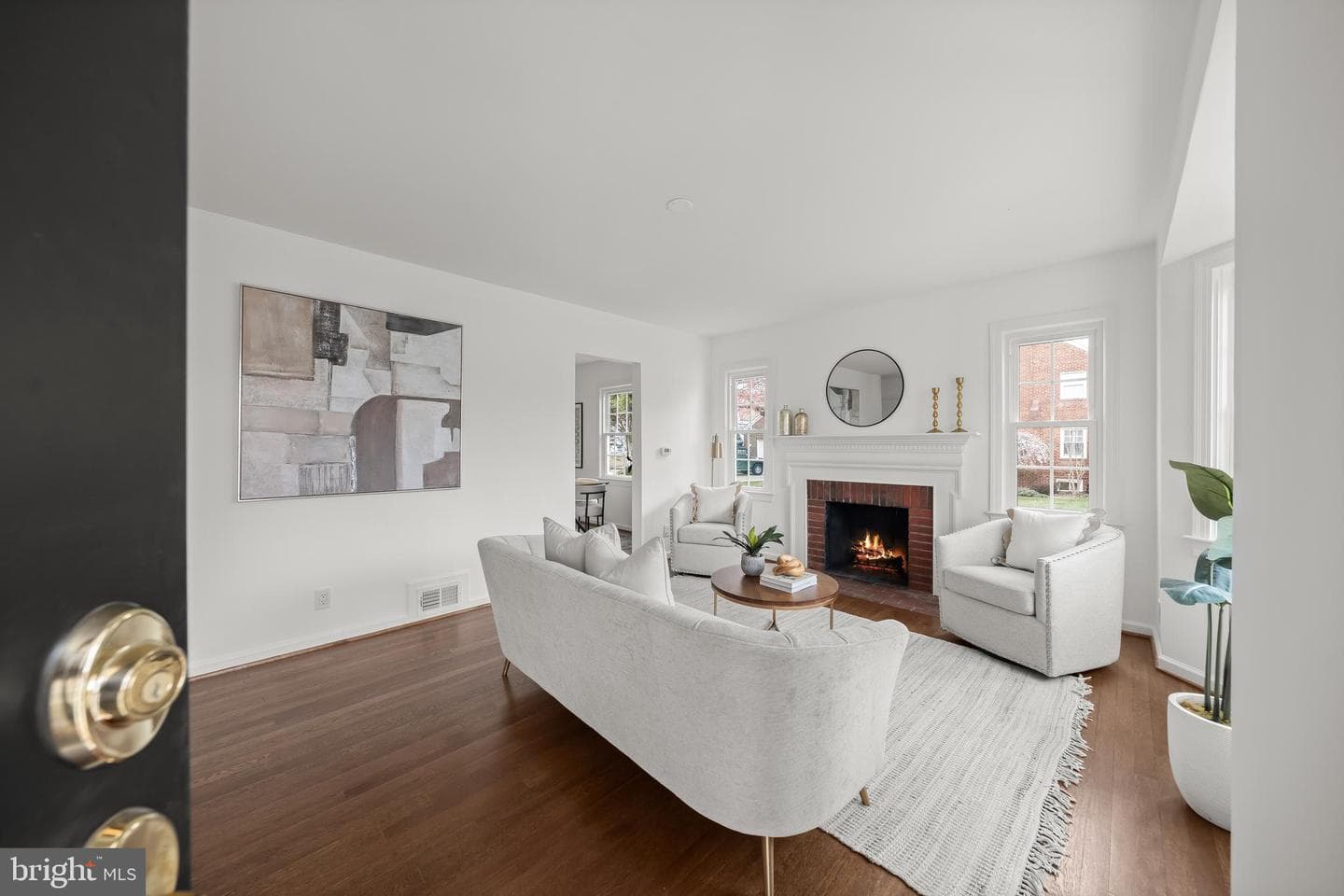 2844 Meadow Lane photo 4