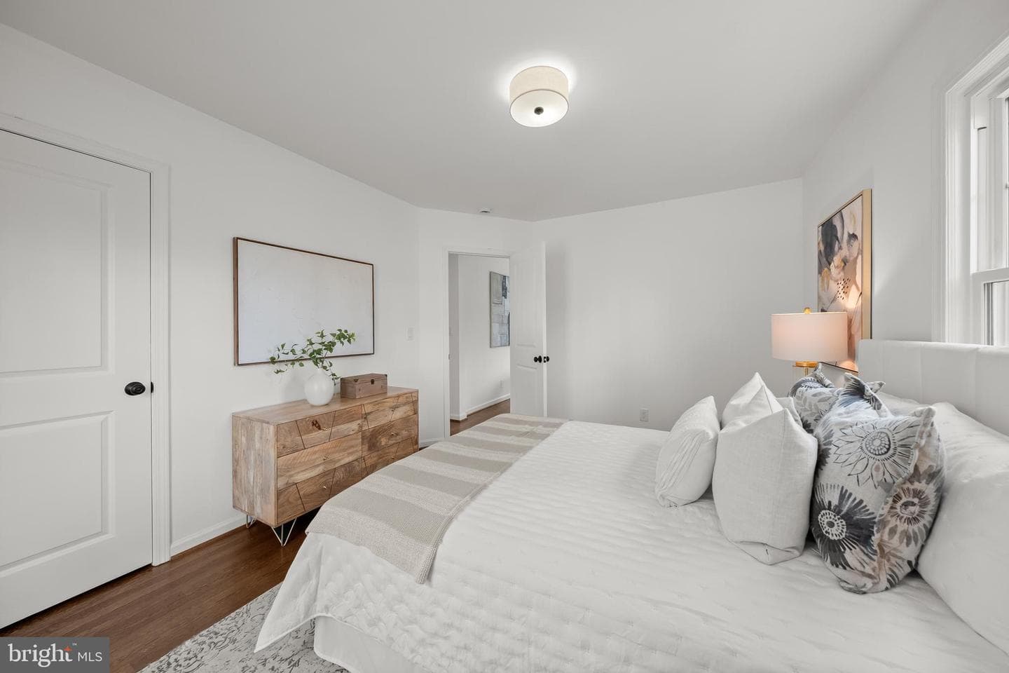 2844 Meadow Lane photo 9