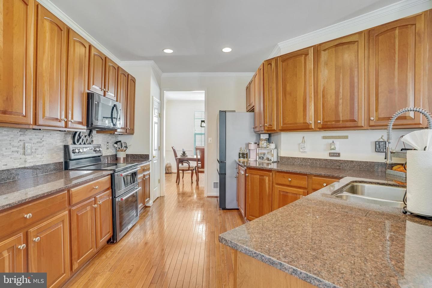 6985 Forepond Court photo 10