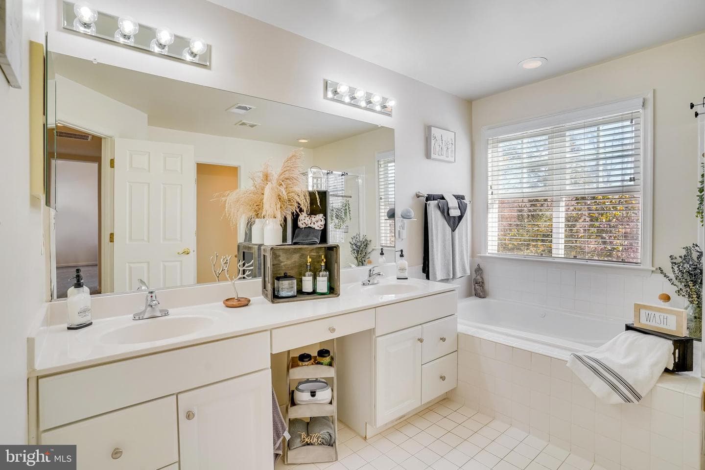 6985 Forepond Court photo 24